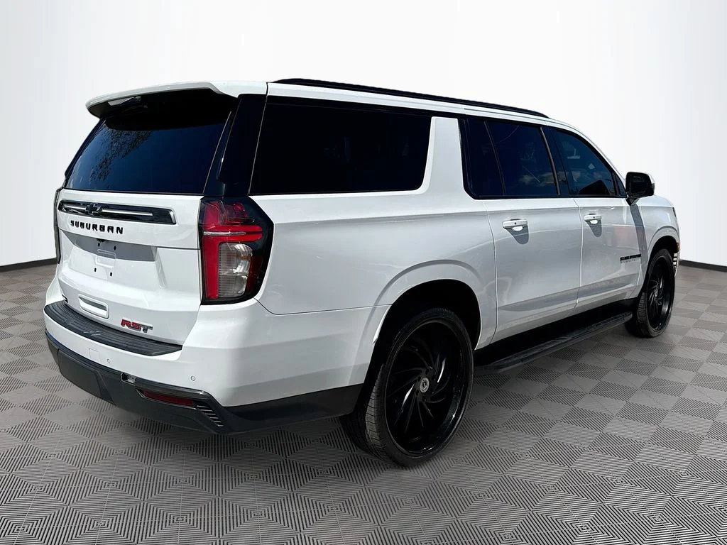 2022 Chevrolet Suburban RST - Photo 6