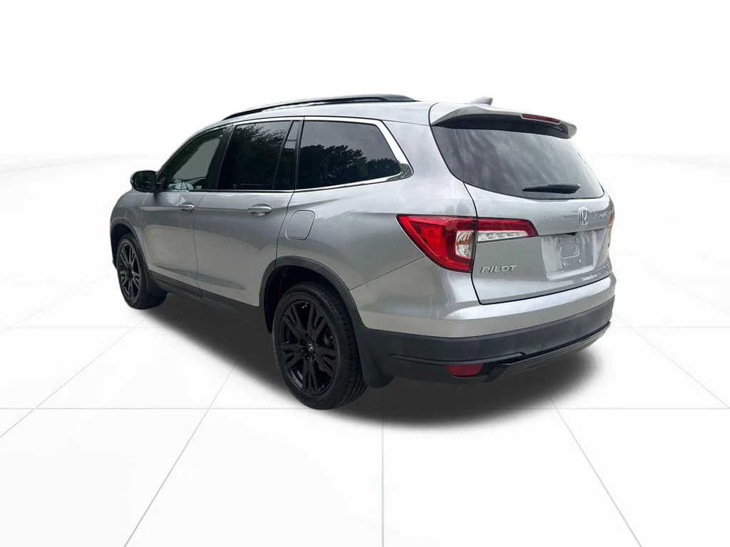 Certified Used 2022 Lunar Silver Metallic Honda AWD SE image 6