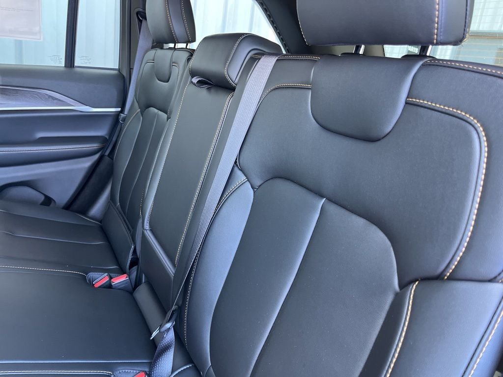 New 2026 Diamond Black Crystal Pearl-Coat Exterior Paint Jeep 85th Anniversary image 36