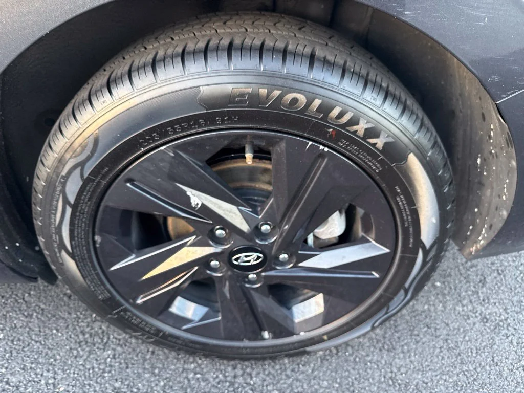 Used 2022 Gray Hyundai SEL image 12