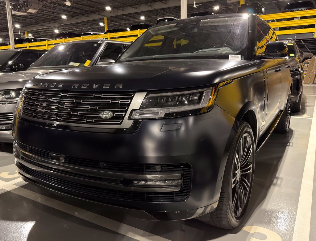Used 2023  Land Rover Autobiography image 1