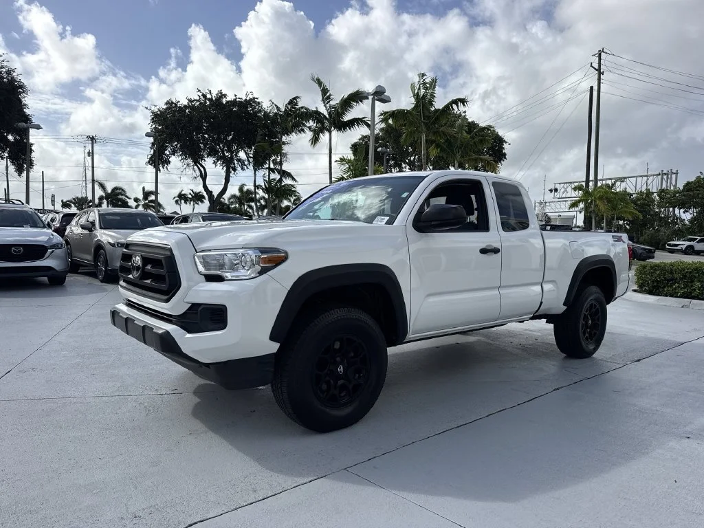 Used 2020 Super White Toyota SR image 28
