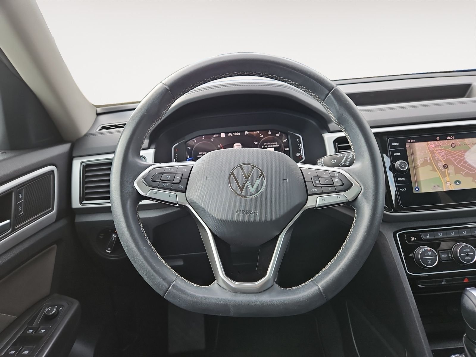 Used 2023 Silver Volkswagen 2.0T SEL image 12