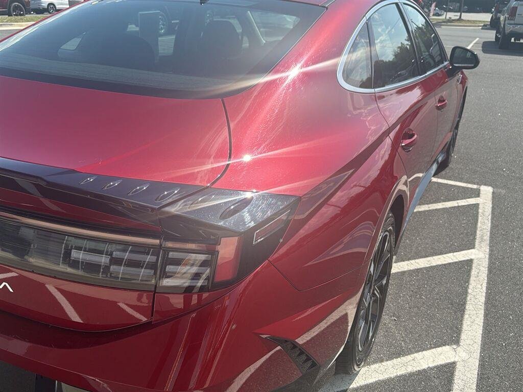 Used 2025 Ultimate red Hyundai SEL image 10