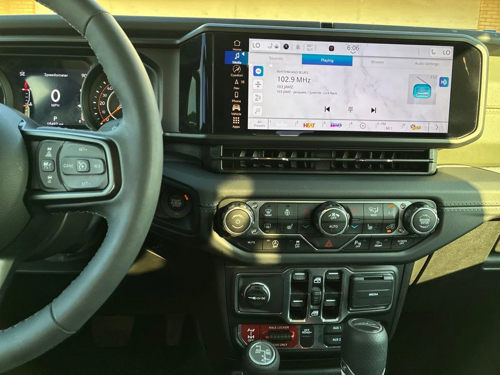 Used 2025 Black Jeep Mojave image 22