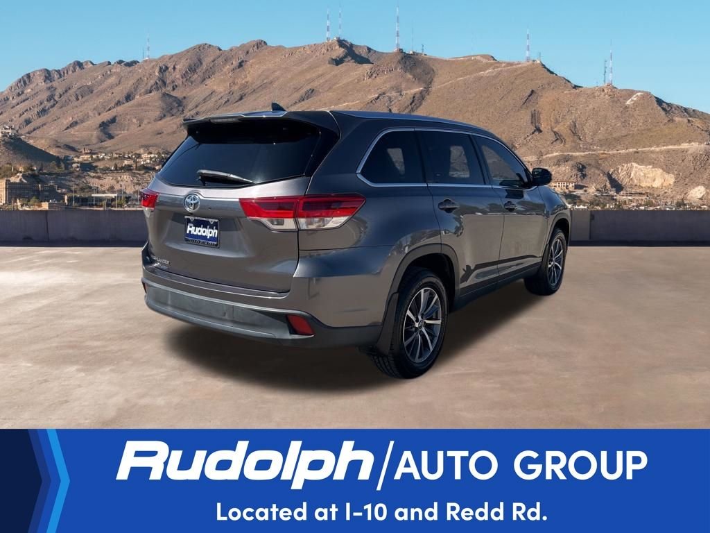 Used 2019 Gray Toyota XLE image 5