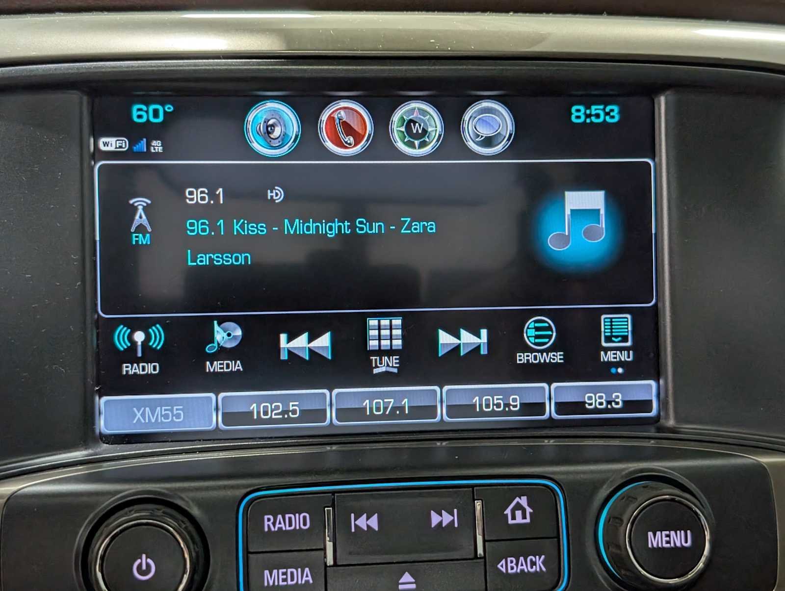Used 2017 Iridescent Pearl Tricoat Chevrolet High Country image 26