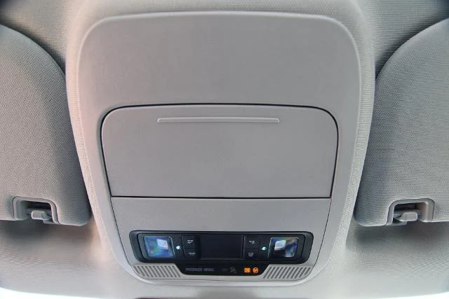 New 2026 Oxford White Ford F-350® XL image 32