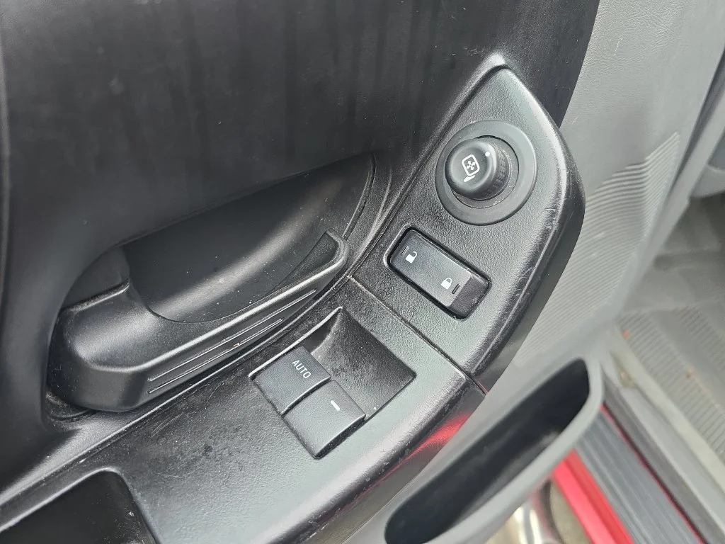 Used 2010 Red Ford XLT image 16