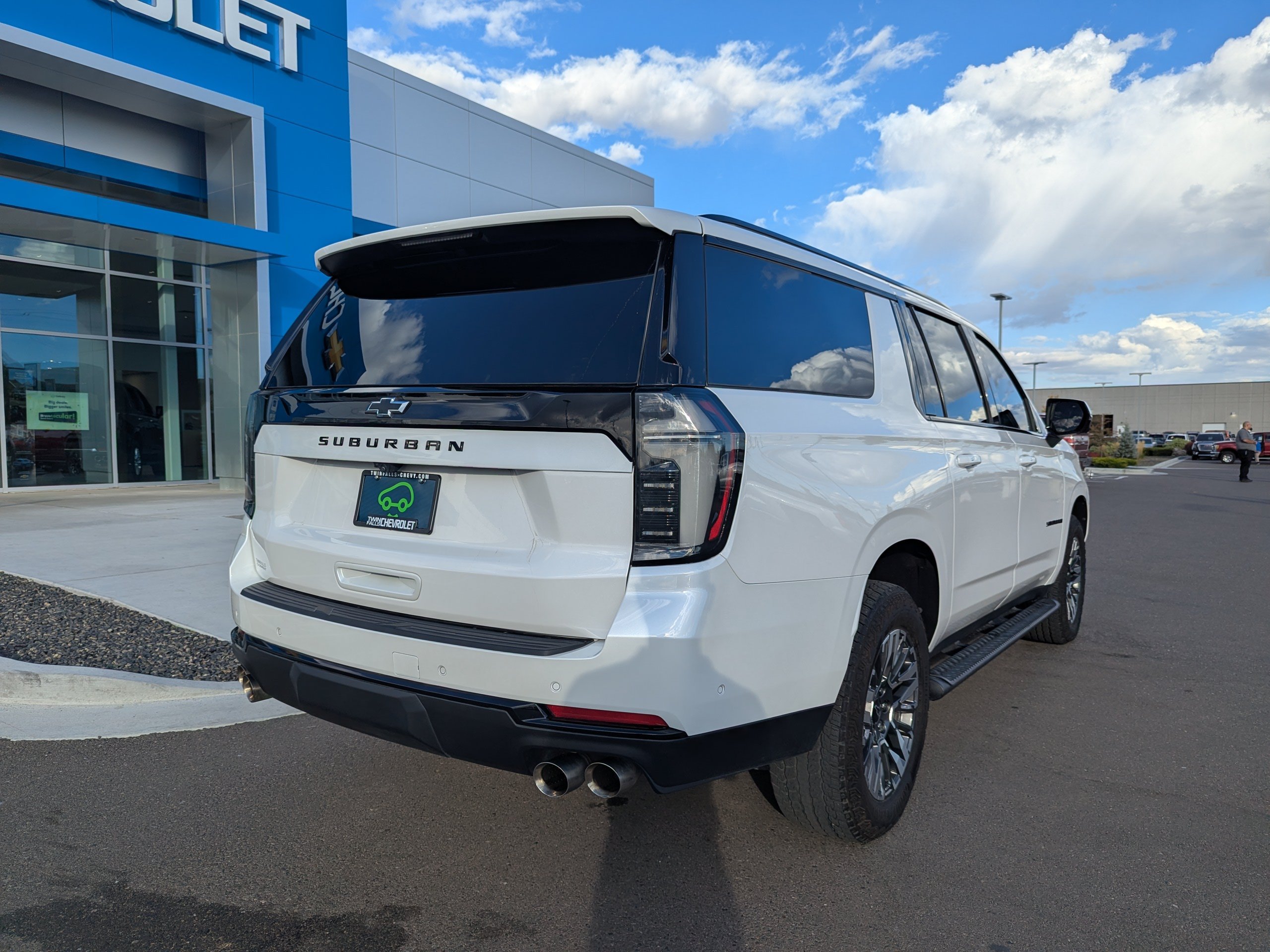 2025 Chevrolet Suburban Z71 - Photo 42