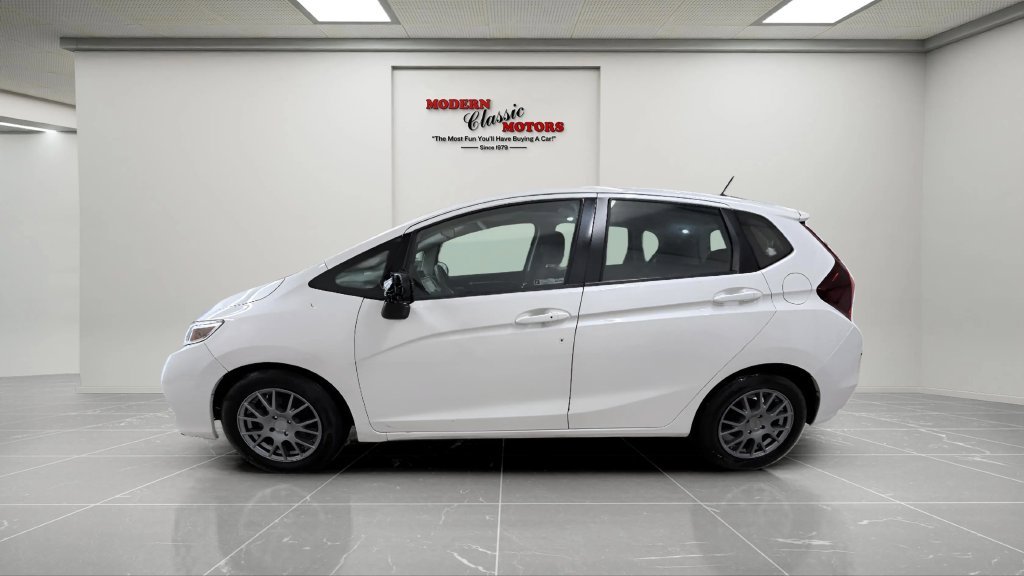 Used 2019 White Honda EX image 4