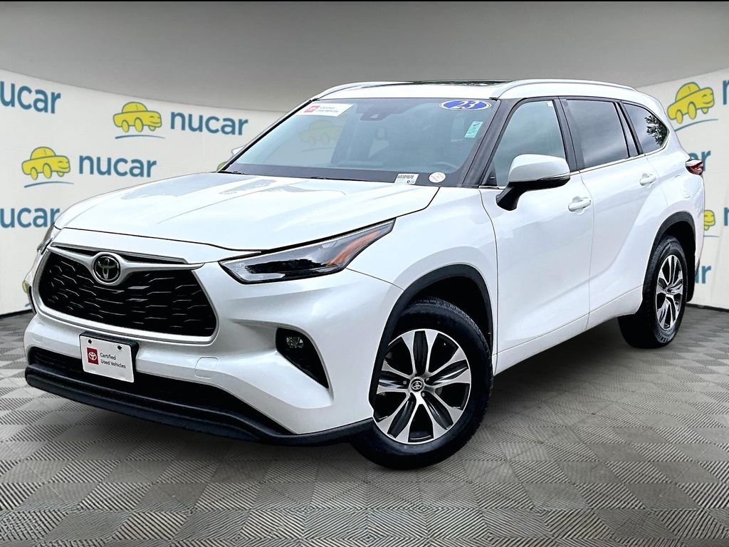Used 2023 Beige Toyota XLE image 3
