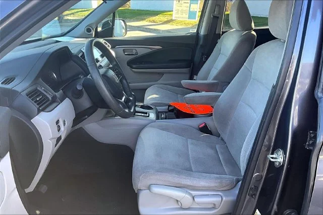 Used 2020  Honda LX image 25