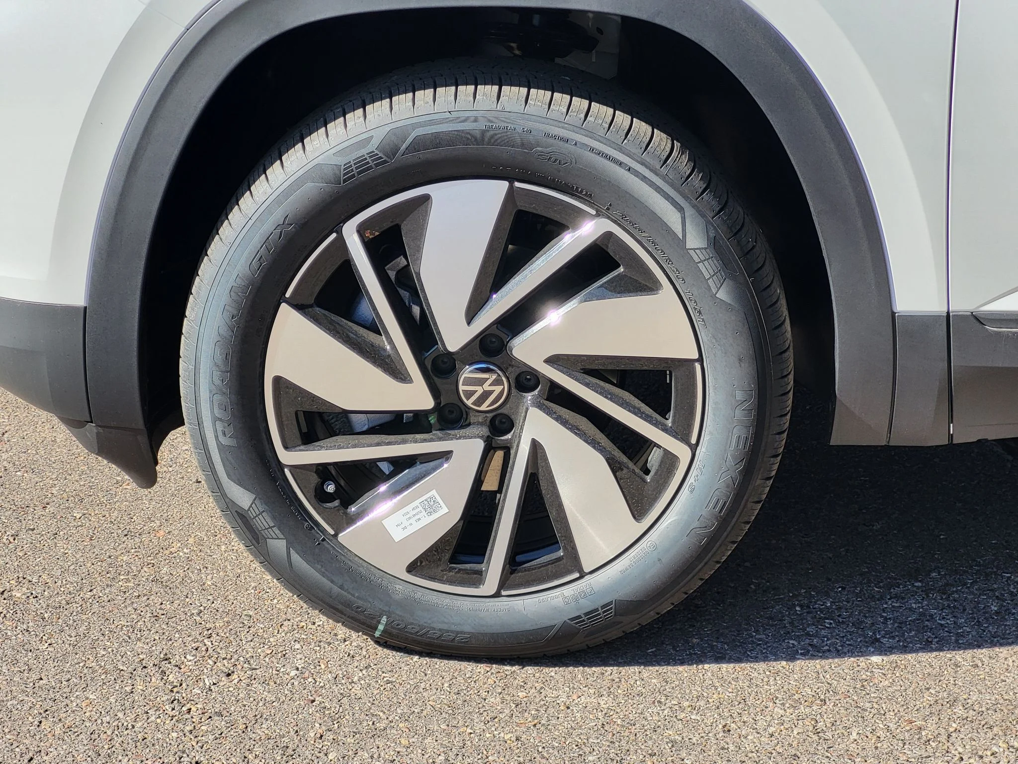 2026 Volkswagen Atlas SE w/Tech - Photo 8