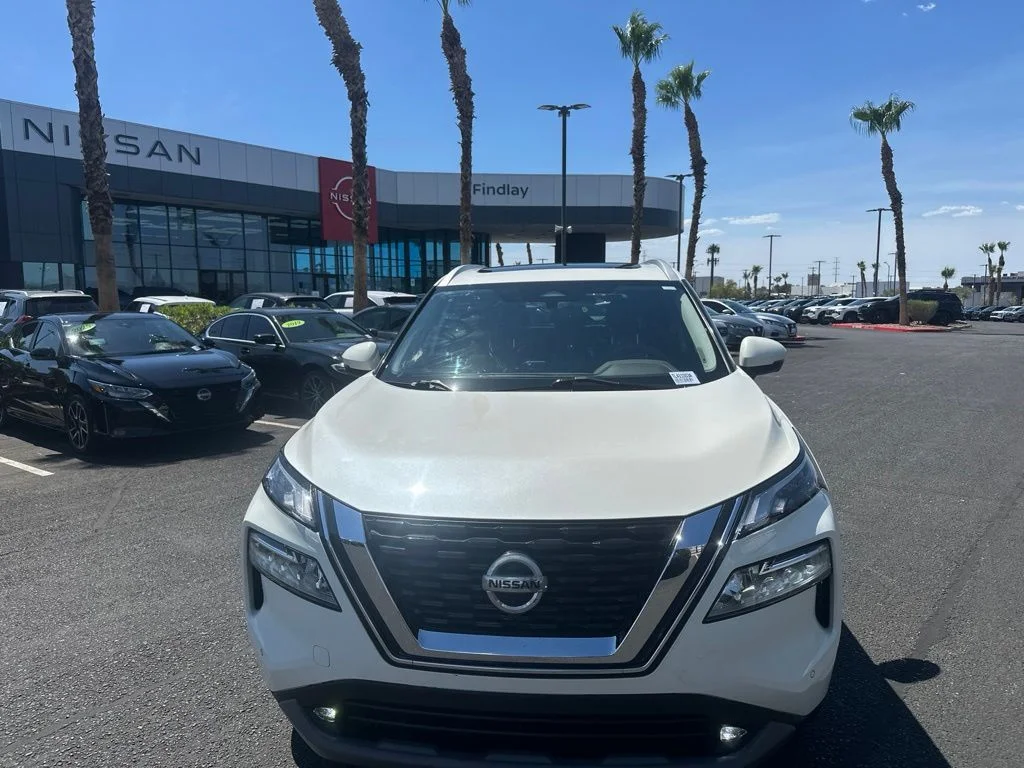 Certified Used 2021 White Nissan SL image 2