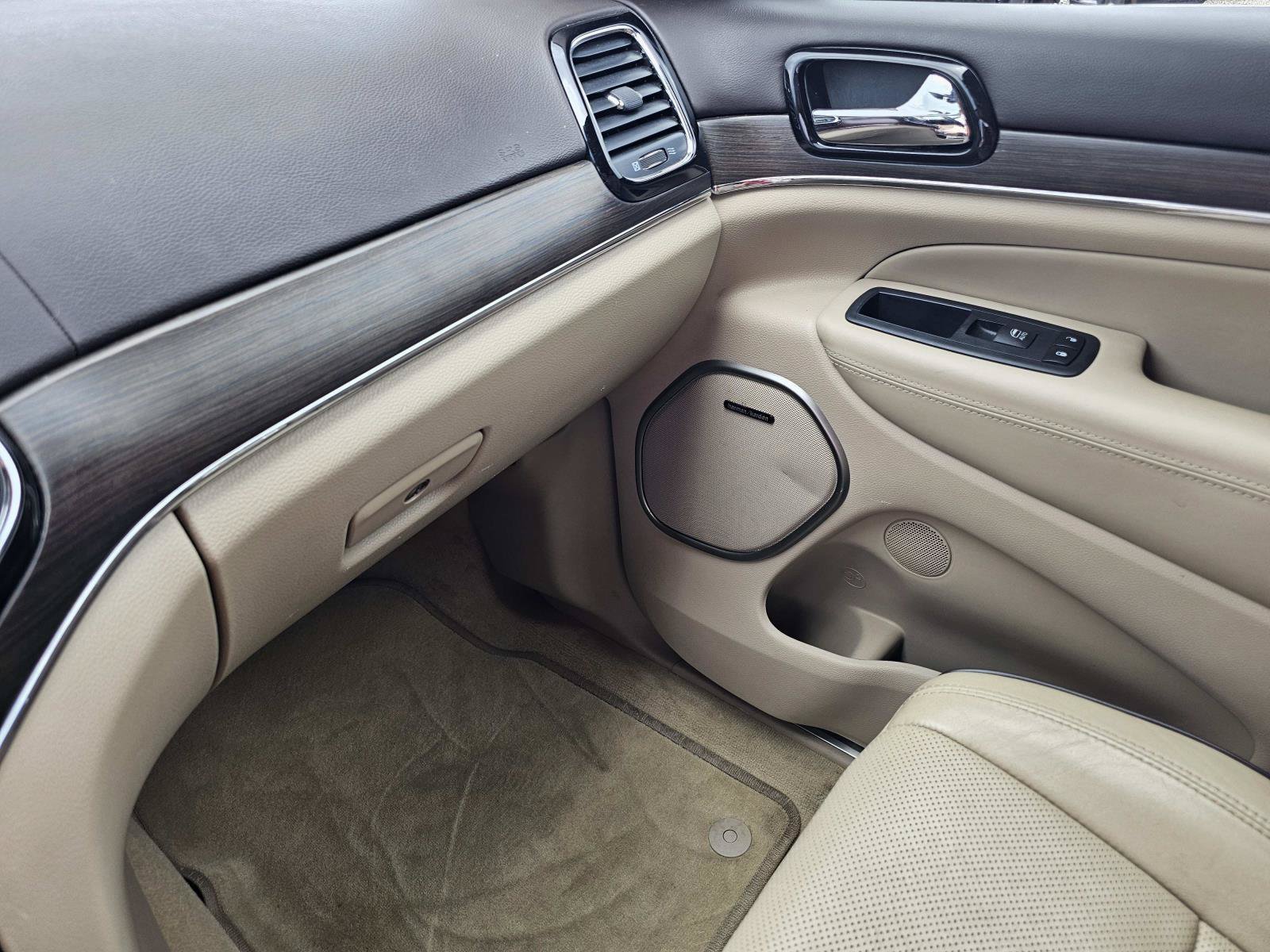 Used 2020 Slate Blue Pearlcoat Jeep Overland image 26