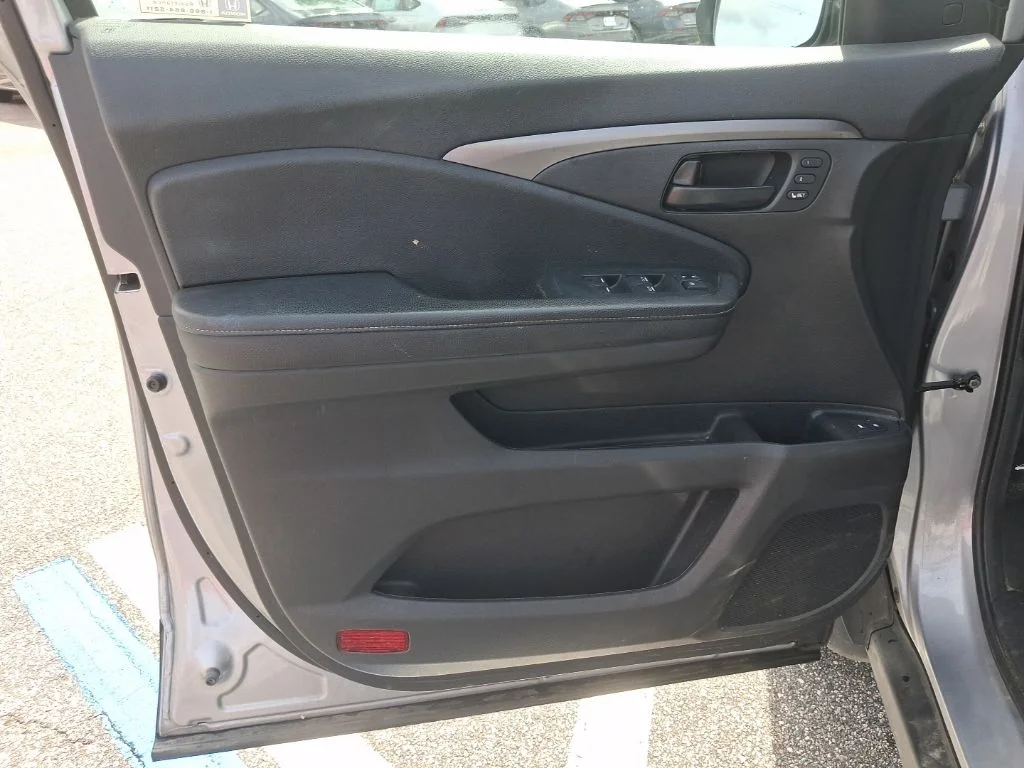 Used 2022  Honda EX-L image 21