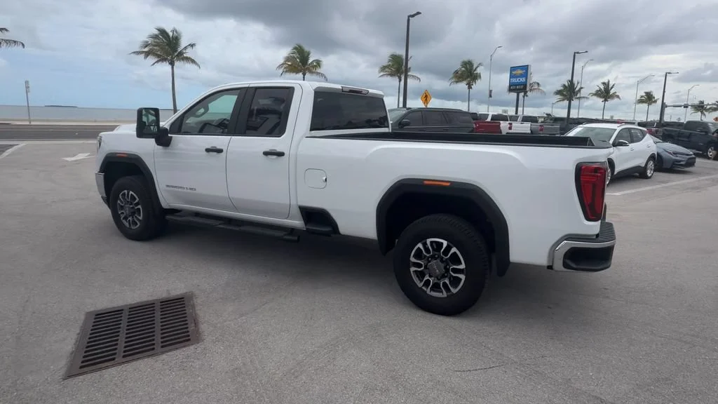 Used 2021 SUMMIT WHITE GMC 2WD Double Cab Long Bed image 6