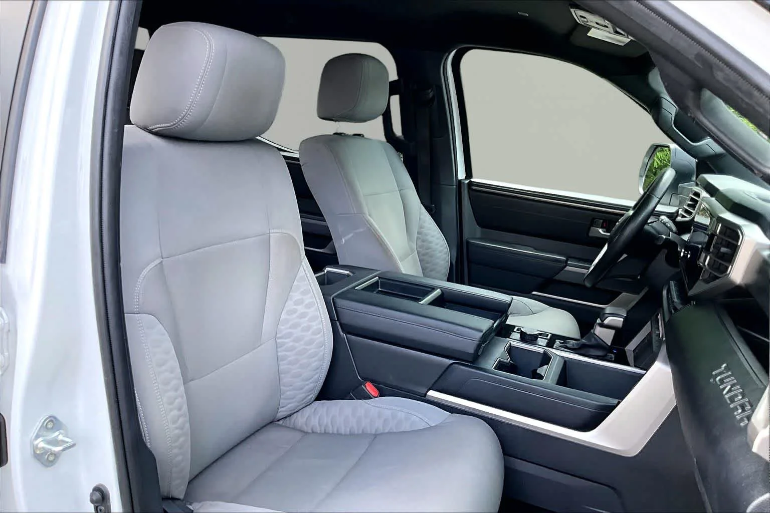 Used 2025 Ice Cap Toyota SR5 image 9