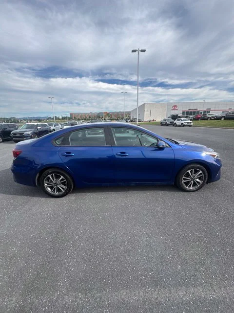 Used 2023 Blue Kia LXS image 8