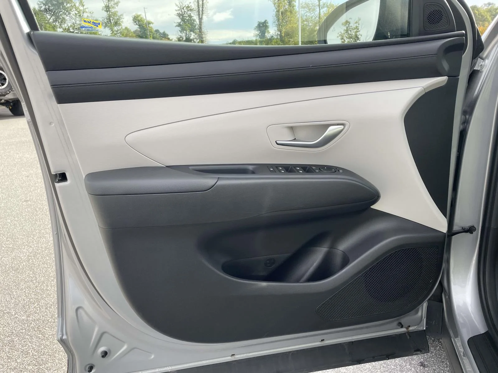 Used 2025 Shimmering Silver Hyundai SEL image 5