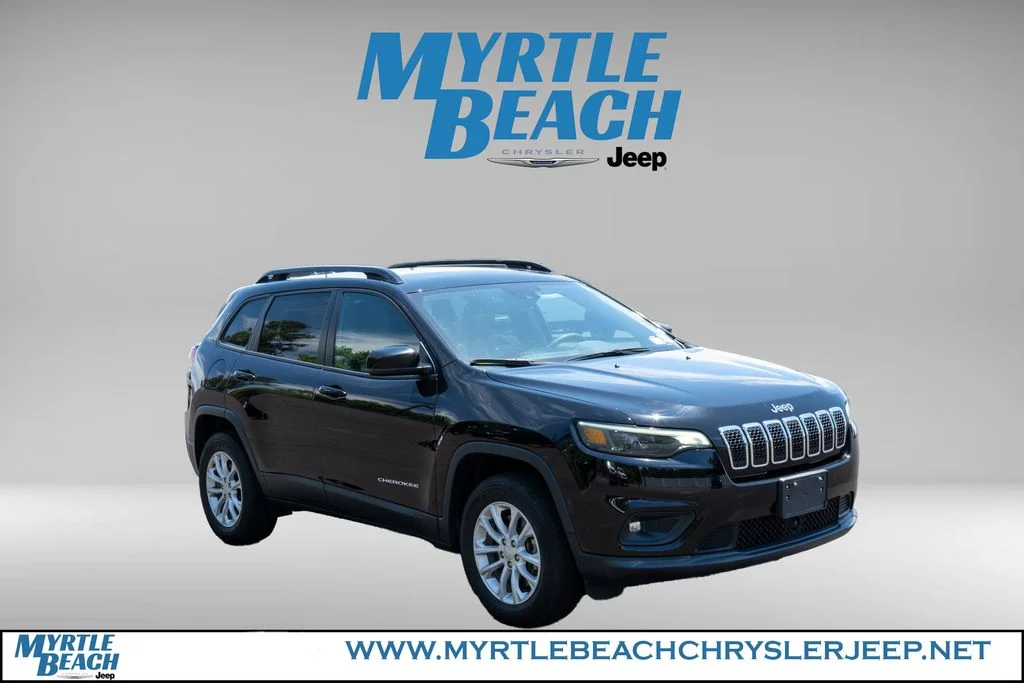 Certified Used 2022 Diamond Black Jeep Latitude Lux image 8