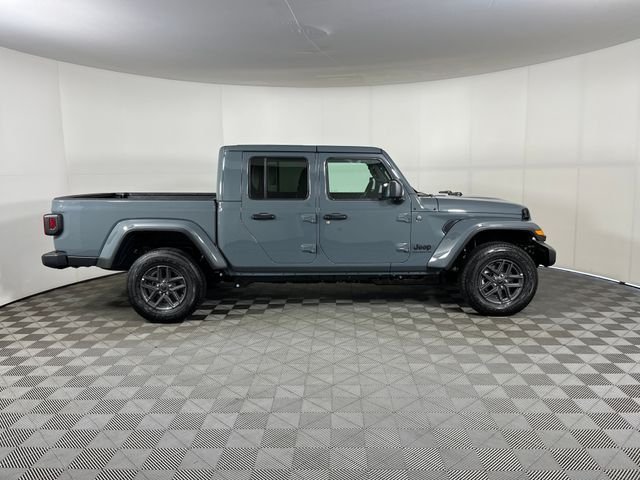 New 2026 Anvil Clear-Coat Exterior Paint Jeep Sport S image 4