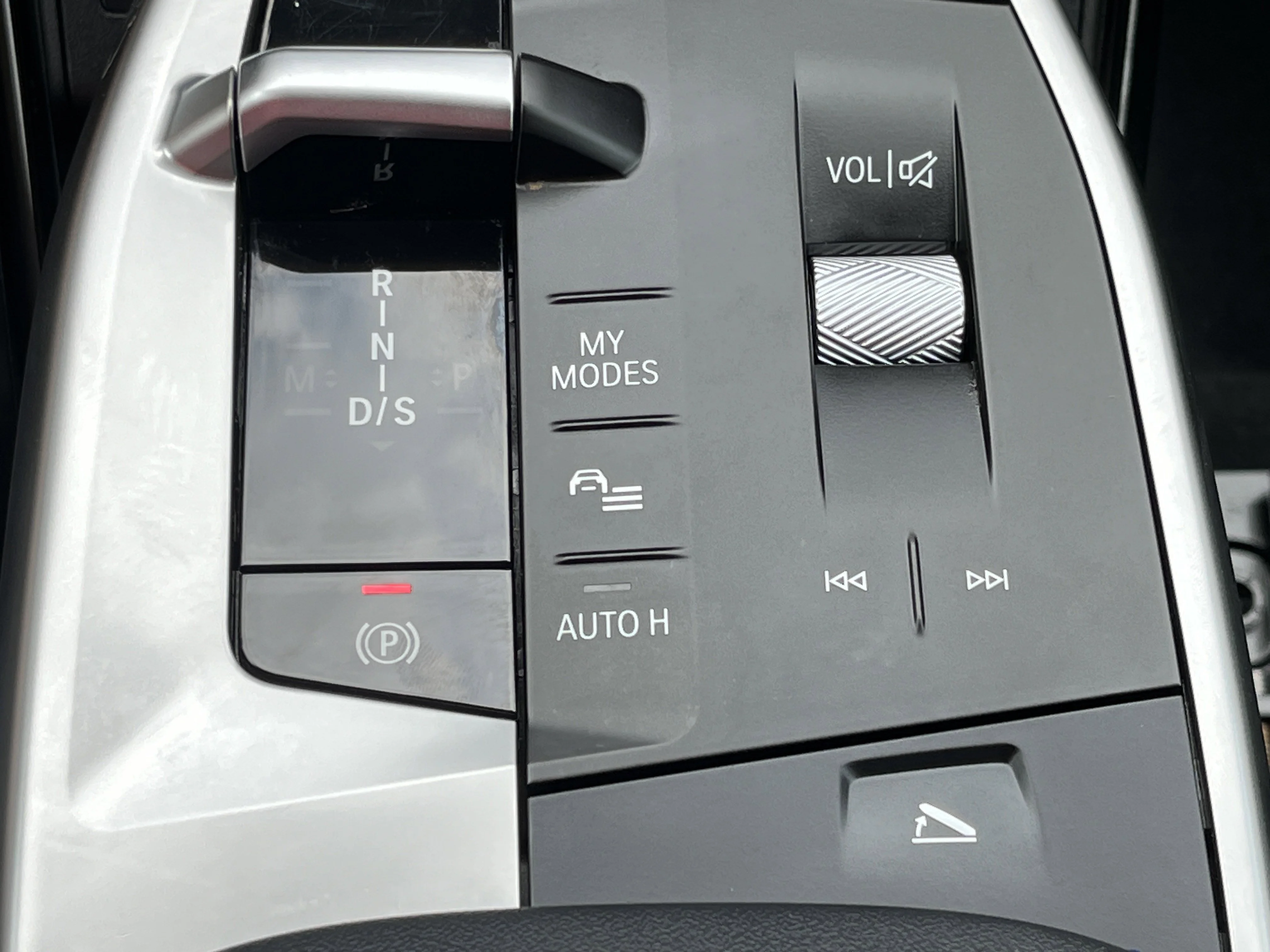 2025 BMW X1 28i - Photo 9