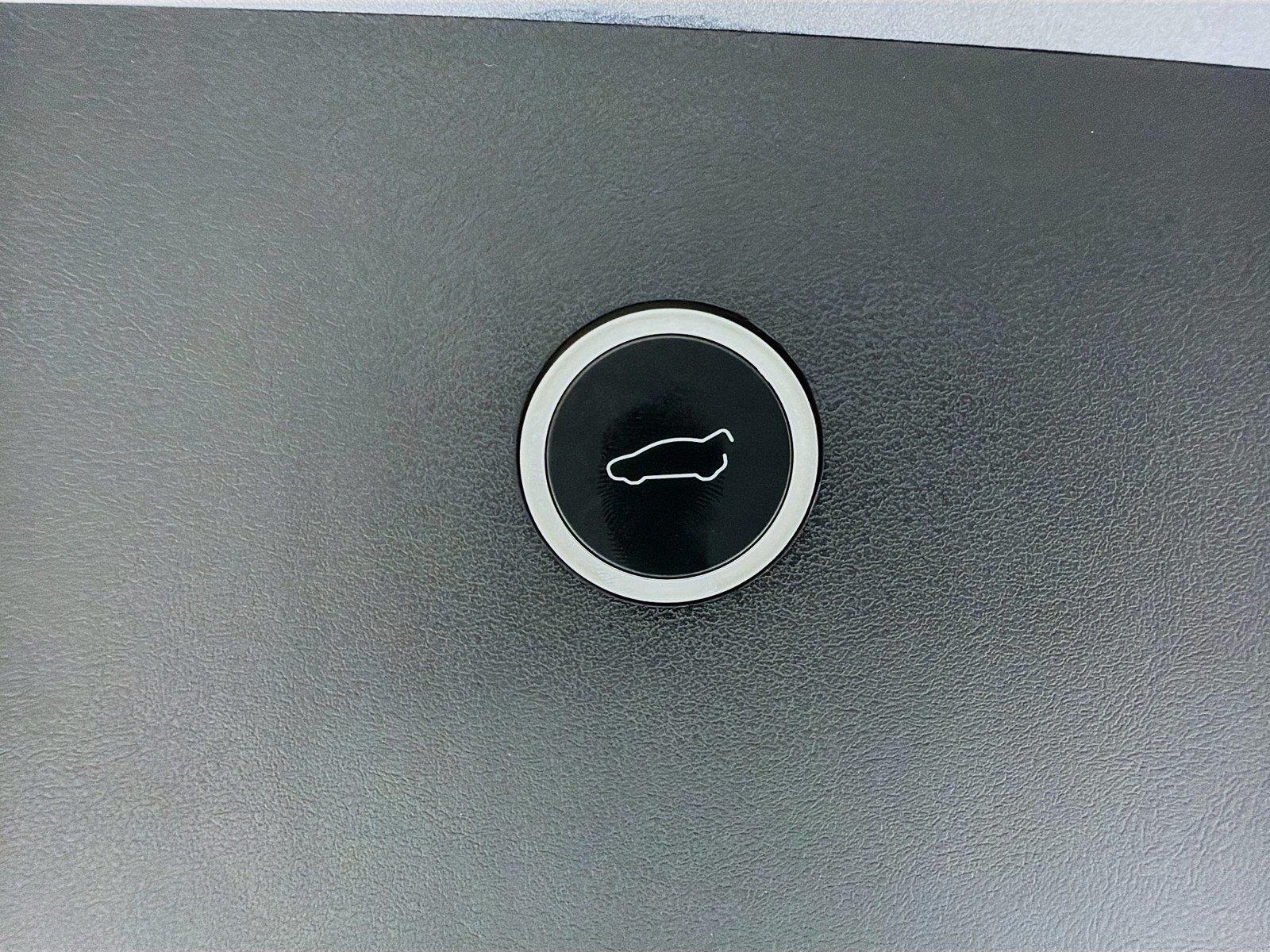 Used 2018  Tesla 100D image 23