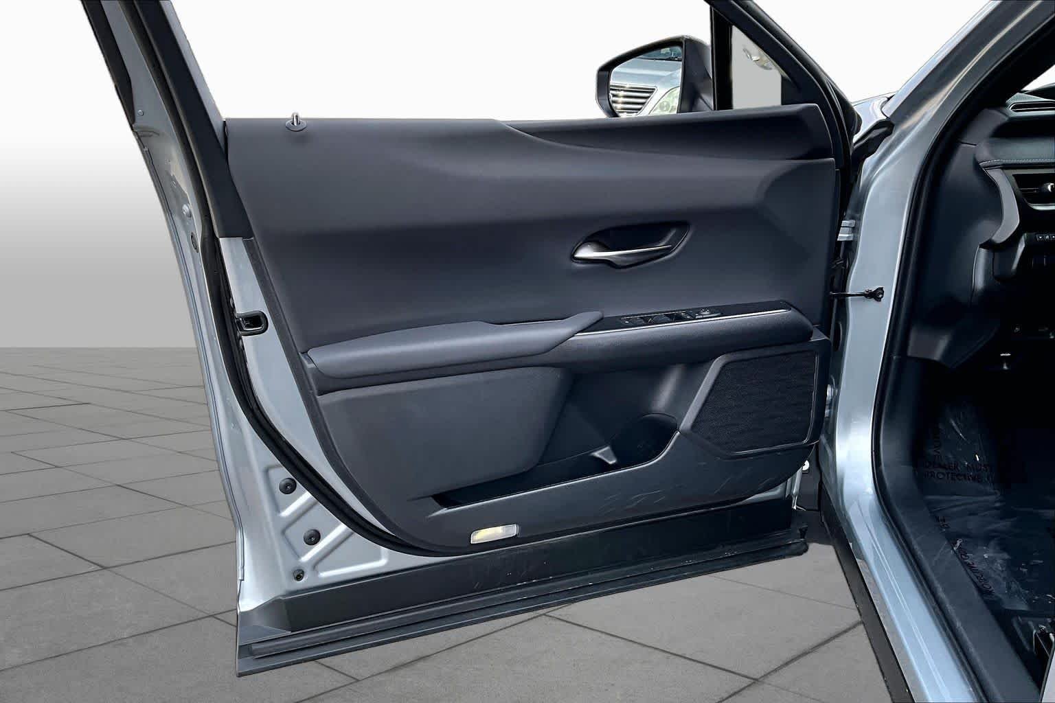 Used 2025 Iridium Lexus Premium image 18