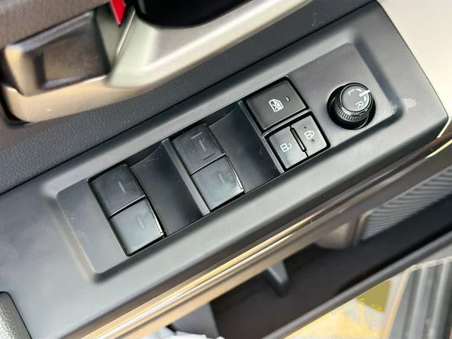 Used 2024  Toyota SR5 image 19