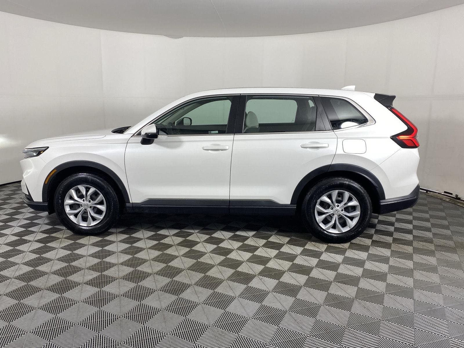 Certified Used 2023 Platinum White Pearl Honda LX image 4