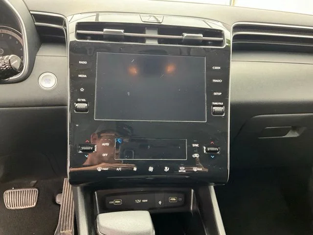 Used 2024 White Hyundai SEL image 8