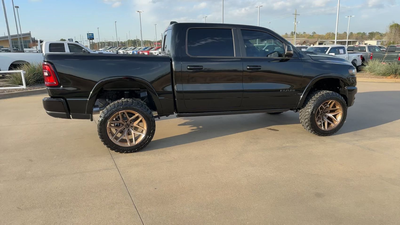 New 2026 Diamond Black Crystal Pearlcoat Ram Laramie image 8