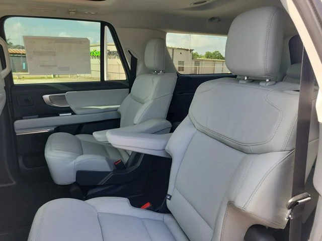 New 2027 White Ford Platinum image 12