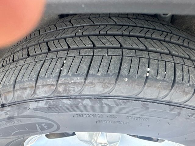 Used 2022 Silver Ford XLT image 6