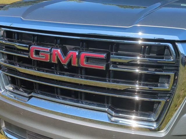 Used 2023 Silver GMC SLT image 36