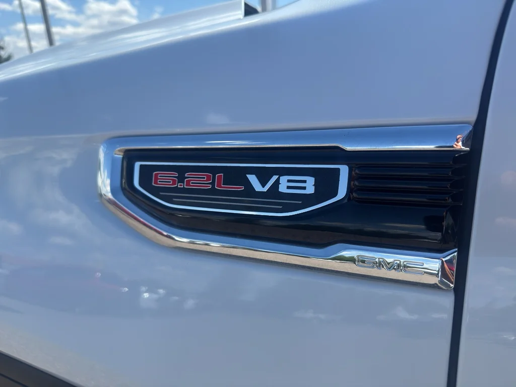 New 2026 Glacier White Tricoat GMC SLT image 11