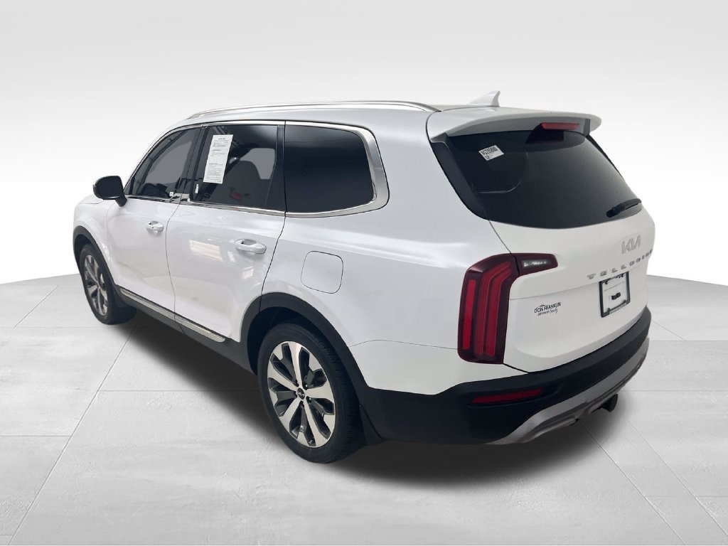 Used 2022 White Kia EX image 3
