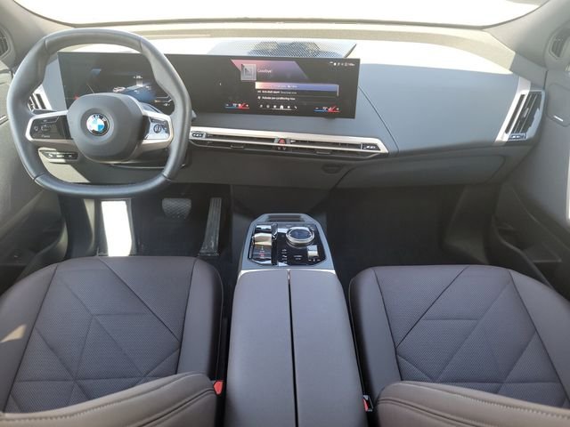 2026 BMW iX 45 - Photo 11