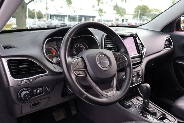 Used 2020 Green Jeep Limited image 11