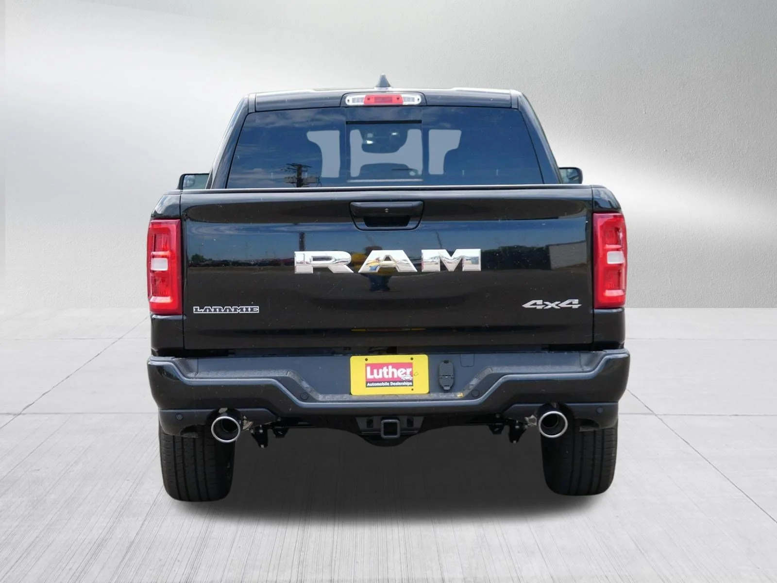 New 2026 Diamond Black Crystal Pearl-Coat Exterior Paint RAM Big Horn image 6