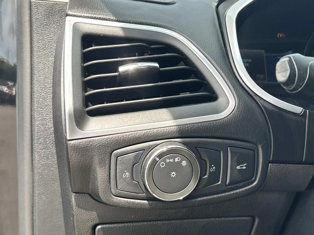 Used 2016 Black Ford Titanium image 29
