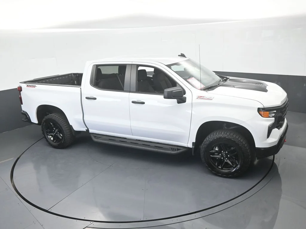 Used 2024 Summit White Chevrolet Custom Trail Boss image 57