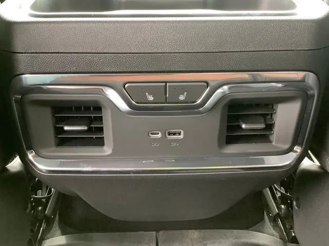 2026 GMC Sierra 3500HD Denali Ultimate - Photo 23
