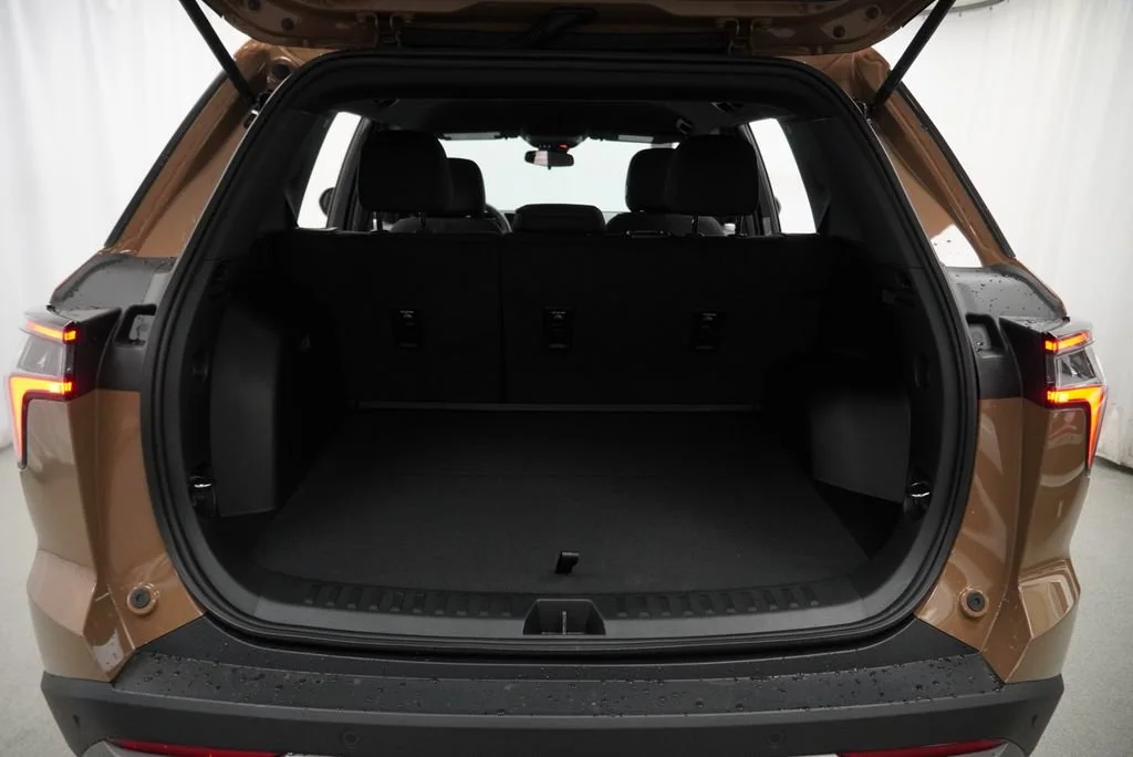 2027 Chevrolet Equinox LT - Photo 25