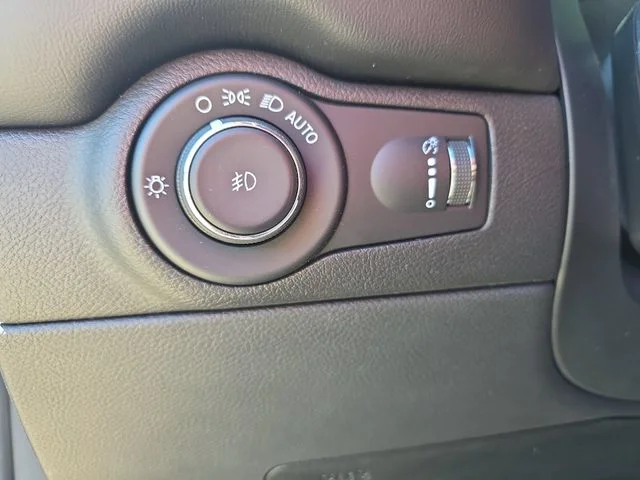 Used 2021 Red Dodge SXT Plus image 26