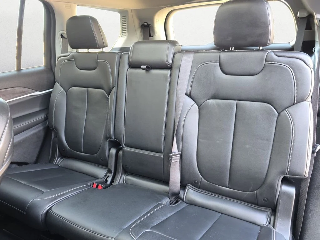 Used 2022 Black Jeep Limited image 9