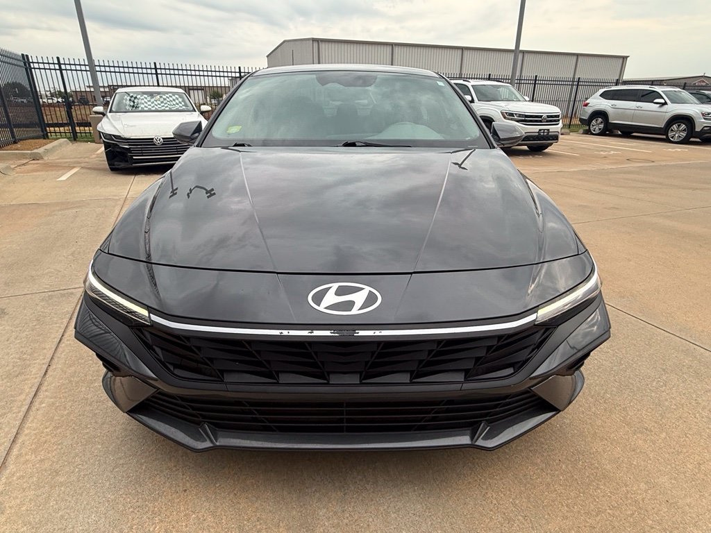 Used 2024 Gray Hyundai SEL image 8
