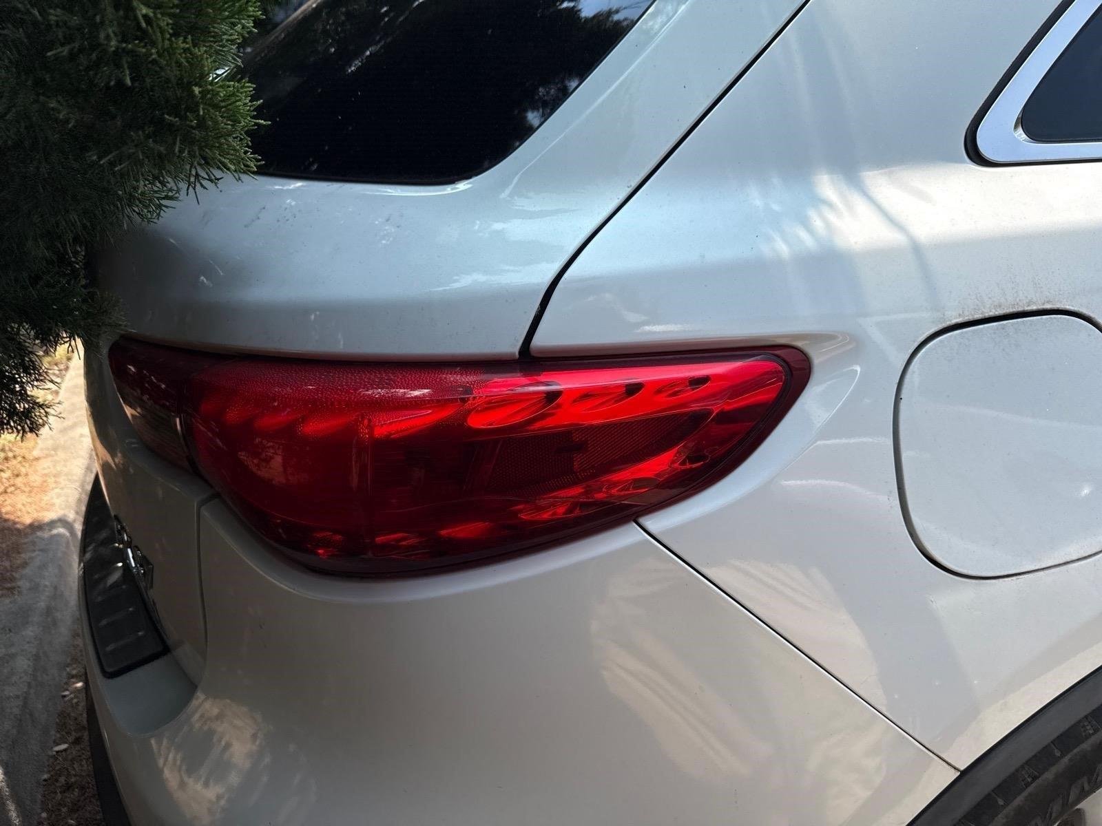 Used 2013 Moonlight White INFINITI  image 9